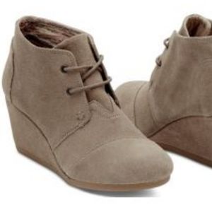 TOMS Desert Wedge Taupe Suede Booties
